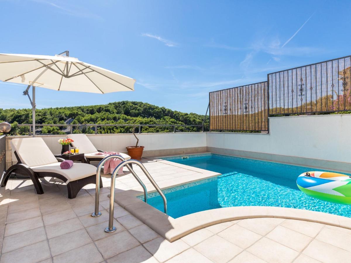 Luxurious Villa In Selca With Pool Eksteriør bilde